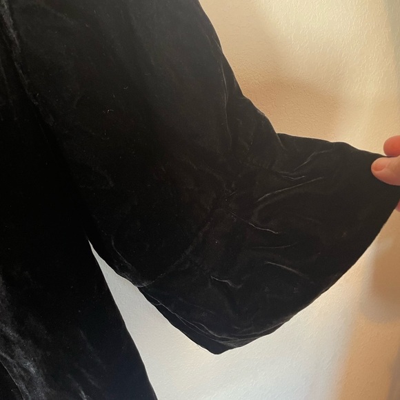 Lane Bryant Velvet 3/4 Bell Sleeve Jewel Button Jacket - Picture 4 of 7